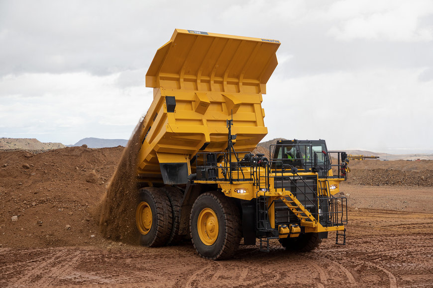 Le tombereau rigide HD785-8 de Komatsu Europe au salon bauma 2022